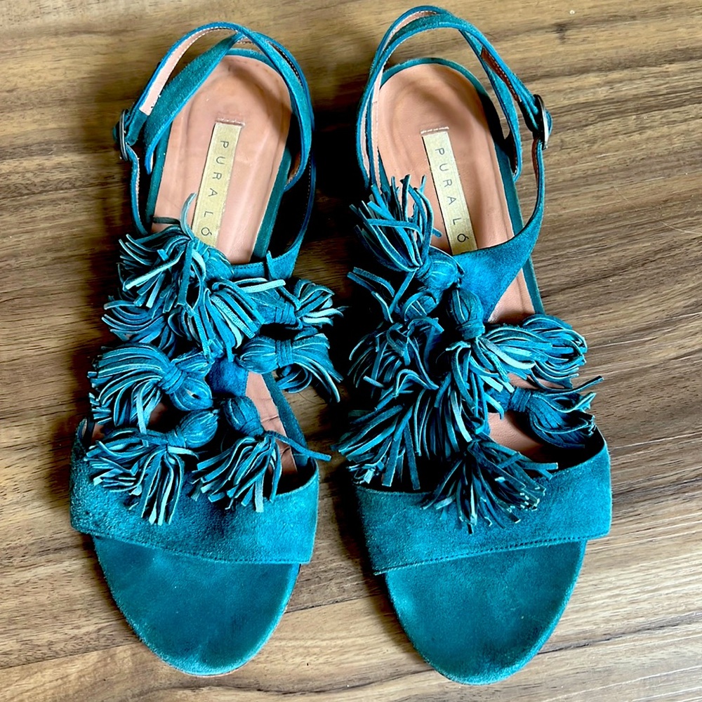 Pura Lopez (Spanish brand) flat sandals in suede blue US 8.5